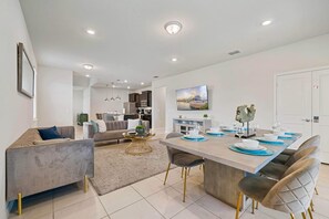 Miscellaneous - 2211 Lelani Circle (Davenport)