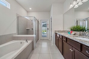 House (Multiple Bedrooms) | Property amenity - 2211 Lelani Circle (Davenport)