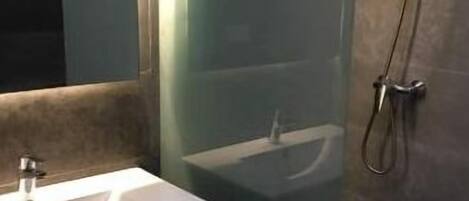 Savon, papier toilette