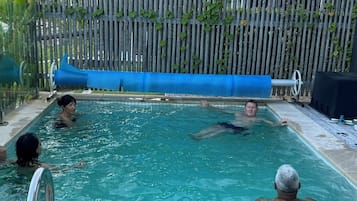 Beheizter Pool