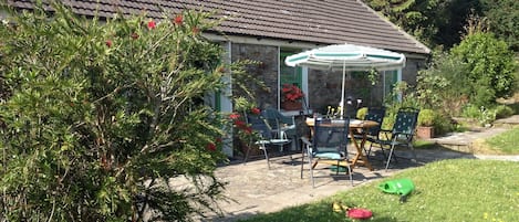 House | Outdoor dining