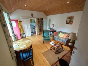House | Living area | Fireplace - Secret Cottage by the Sea Kilbrittain Co Cork (Kilbrittain)
