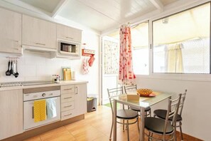 Fridge, microwave, oven, stovetop - Cozy duplex apartment steps from the sea. Large terrace (Santiago del Teide)