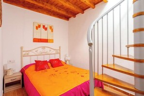 1 bedroom, iron/ironing board, free WiFi, bed sheets - Cozy duplex apartment steps from the sea. Large terrace (Santiago del Teide)