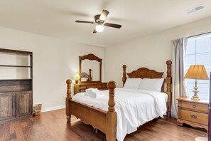 4 makuuhuonetta, silitysrauta/-lauta, Wi-Fi, vuodevaatteet