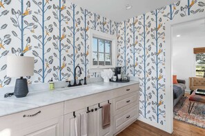Interior - Starry Night Cottage 2 (Stonewall)