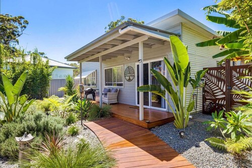 Shoaly House Cottage - A charming coastal escape