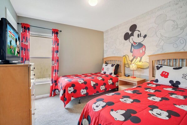 4 bedrooms, iron/ironing board, travel cot, WiFi - Relaxing Retreat in the Windsor Palms Resort (Kissimmee)