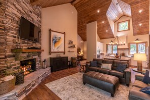 Smart TV, fireplace