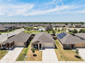 Exterior - Enchanting 4BR Gem with Sunlit Backyard in Hutto (Hutto)