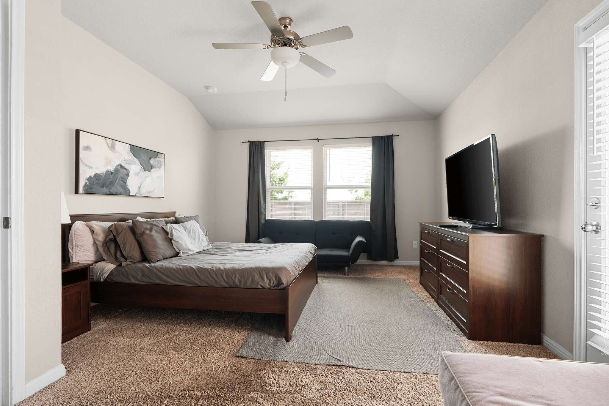 20 bedrooms, desk, iron/ironing board, WiFi