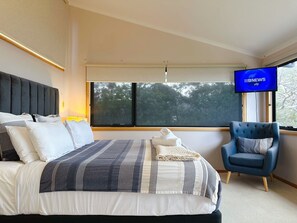 4 bedrooms, iron/ironing board, WiFi, bed sheets - Leura Bayview Retreat - Close to CBD & Air port (Rosny)