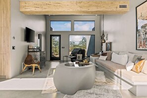 Una televisión, una oficina