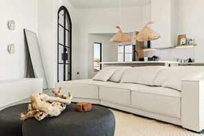 TV, offices - Φlympus By The Cohost Company (Joshua Tree)