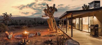 Sage Moon • 5-Acre Pioneertown Escape with Hot Tub