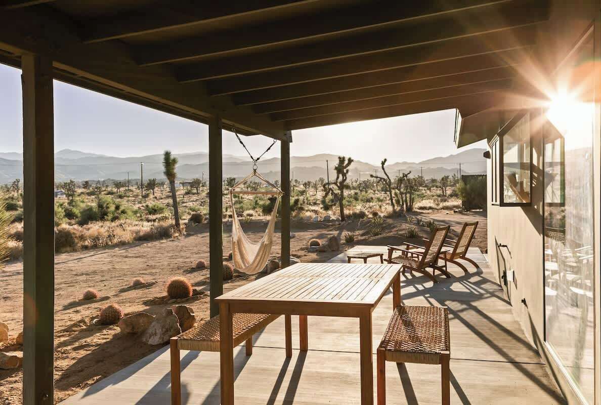 屋外ダイニングエリア