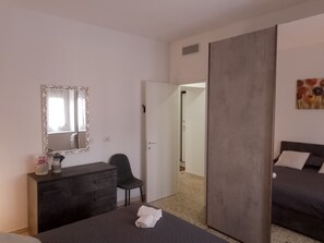 2 bedrooms, iron/ironing board, travel cot, WiFi - Confortevole ed Ampio Appartamento in Alghero a Ridosso del Parco Tarragona (Alghero)