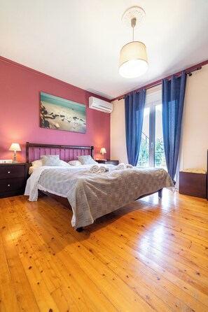 4 soverom, skrivebord, strykejern/-brett og wi-fi