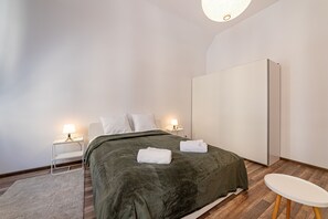 1 habitación, escritorio, tabla de planchar con plancha y wifi gratis 