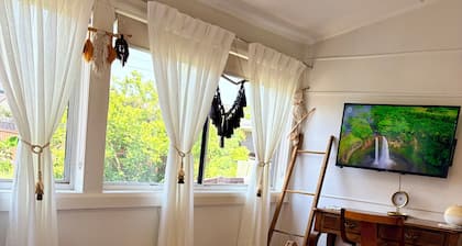 Mystic Garden with private entrance and bathroom