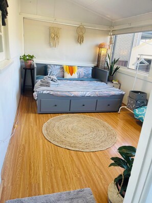 1 bedroom, desk, iron/ironing board, free WiFi