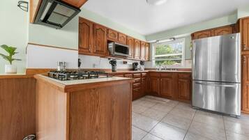 House, 4 Bedrooms, Smoking, Balcony | Bahagian dalam