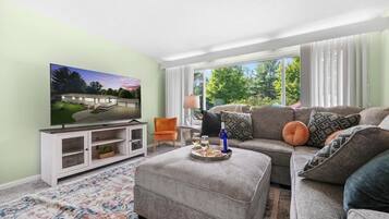 House, 4 Bedrooms, Smoking, Balcony | Kemudahan bilik