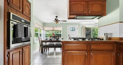 Serenity Shores, Tranquil Retreat in Traverse City