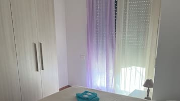 2 camere, ferro/asse da stiro, Wi-Fi gratuito, lenzuola