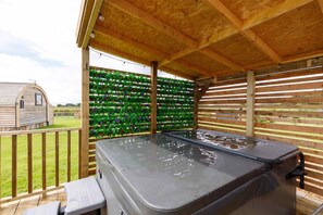 Terrace/patio - The Galloway Steading-The Hedgehogs Hideout Family cabin with Hot Tub (Glenluce)