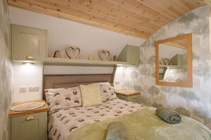 1 chambre, lit parapluie, Wi-Fi, draps fournis