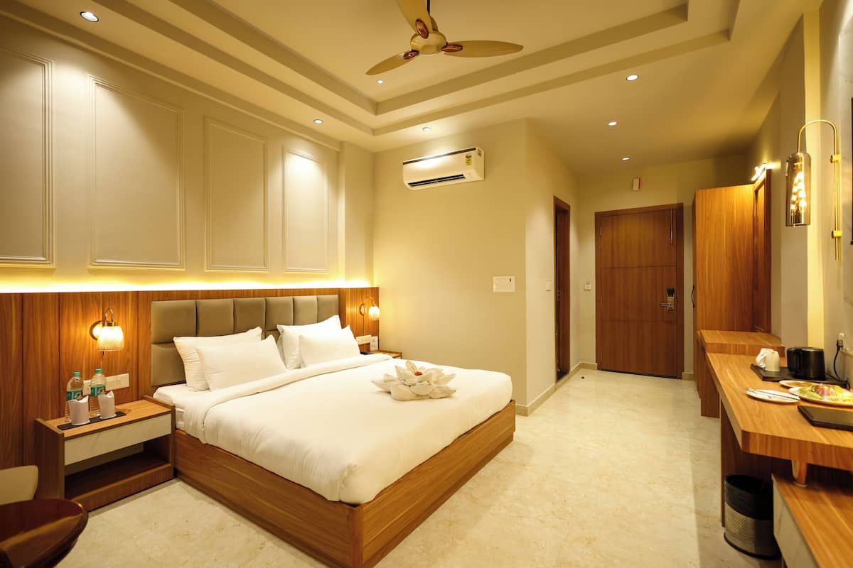 1 bedroom, minibar, desk, free WiFi
