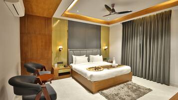 Suite | Minibar, skrivebord, wi-fi (inkludert) og sengetøy