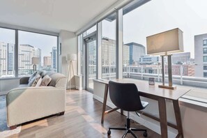 TV, offices - Private Apt Seaport Walk to Restaurants (Boston, MA)