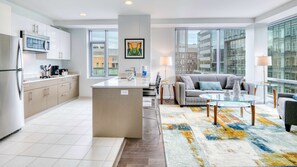 Fridge, microwave, oven, stovetop - Modern Apt Near Kendall Square with Courtyard (Cambridge MA)