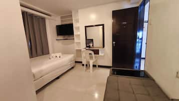 Standard Double Room | Free WiFi, bed sheets