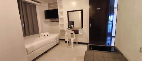 Standard Double Room | Free WiFi, bed sheets