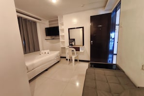 Free WiFi, bed sheets