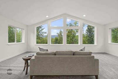 Luxurious Master w/Aurora Views Near Hatcher Pass!