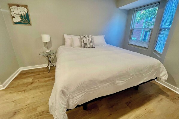 1 chambre, bureau, fer et planche à repasser, Wi-Fi