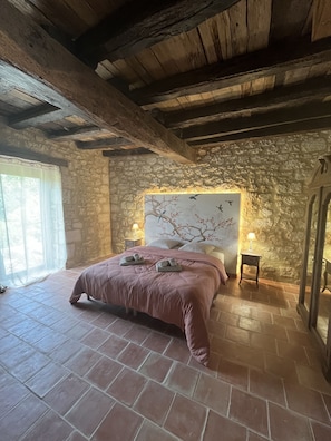 Suite Premium, vistas al valle (2 pers-Terrasse-Mansaut) | 1 dormitorio, ropa de cama de alta calidad, colchones viscoelásticos