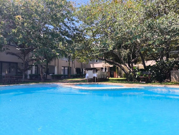 Chambre, 1 chambre, fumeur, balcon | Piscine | Piscine extérieure