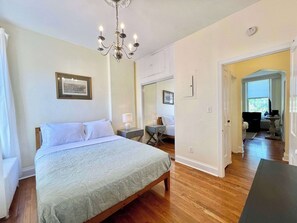 1 غرفة نوم ومكواة/لوح كي وسرير سفر وواي فاي