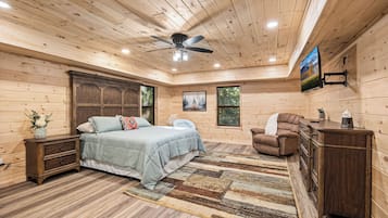 3 bedrooms, travel crib, free WiFi, bed sheets