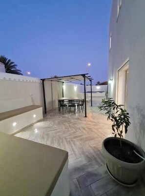 Outdoor dining - Raya House (Aghir)