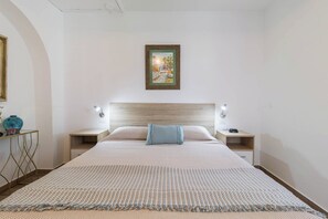 Basic Bungalow | 1 bedroom, hypo-allergenic bedding, in-room safe, desk - Bungalows Lapahi (San Bartolomé de Tirajana)