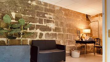 Sauna, hot tub, deep-tissue massages, sports massages, massages