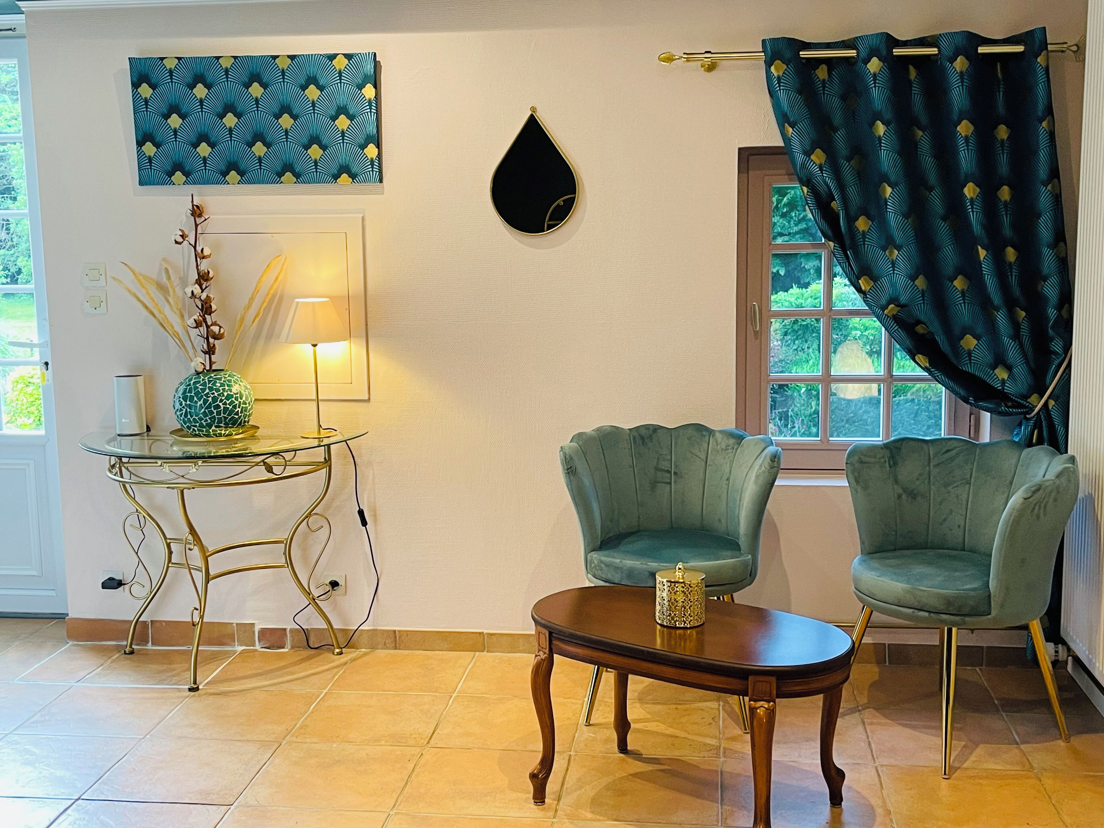 Dobbeltrom – superior, 1 queensize-seng, hageutsikt | Individuelt dekorert, individuelt innredet og lydisolert