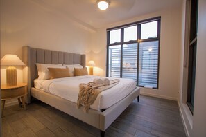 Room - 2BR with Parking | Walk to QPAC & South Bank (South Brisbane)