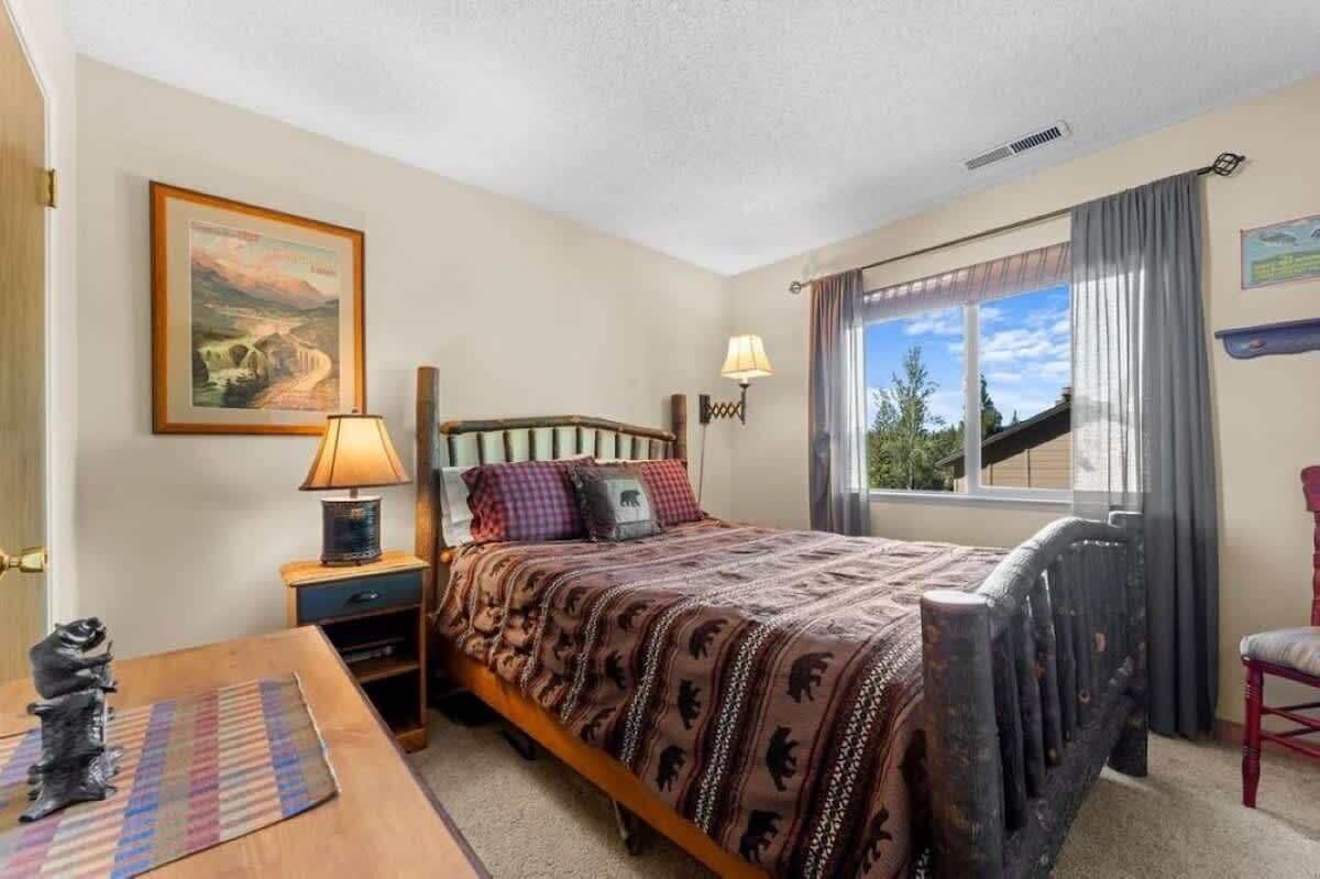 3 bedrooms, free WiFi, bed sheets